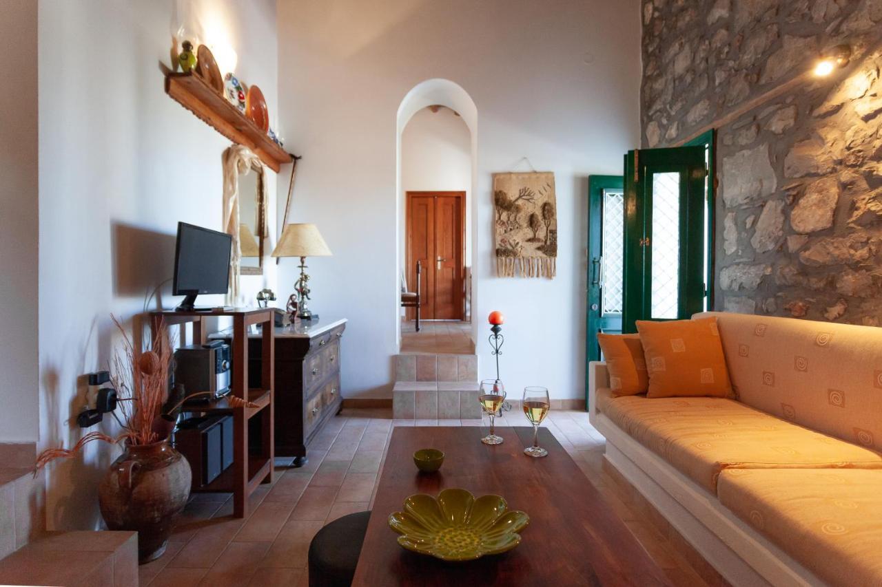 Batu Vacation House Monolithos  ภายนอก รูปภาพ