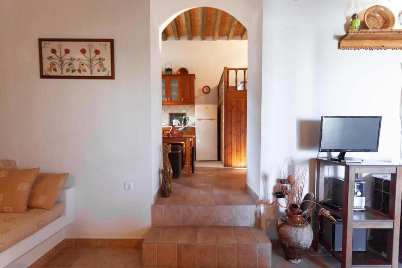 Batu Vacation House Monolithos  ภายนอก รูปภาพ